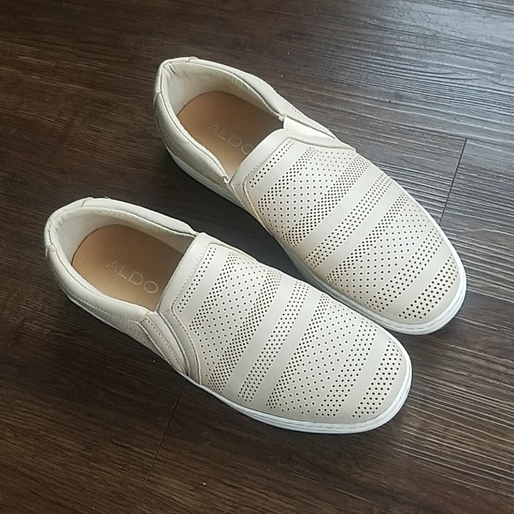 Aldo flats/sneakers